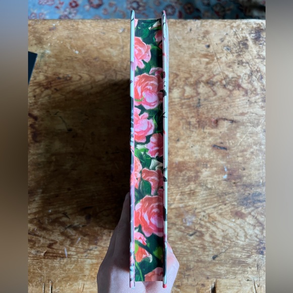 A Fragile Enchantment Fairyloot Special Edition - Picture 3 of 9